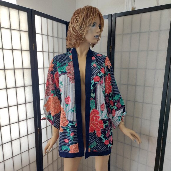 Chico's Kimono Jacket Top Vibrant Floral Print Multi-Color Sz 1 With Tie Sleeve - Picture 4 of 8